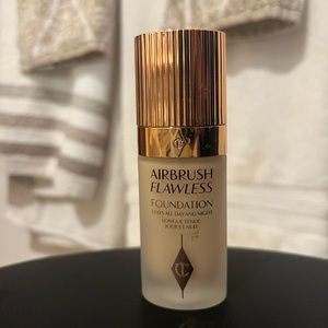 Charlotte Tilbury Airbrush Flawless Foundation in #4 warm chaud